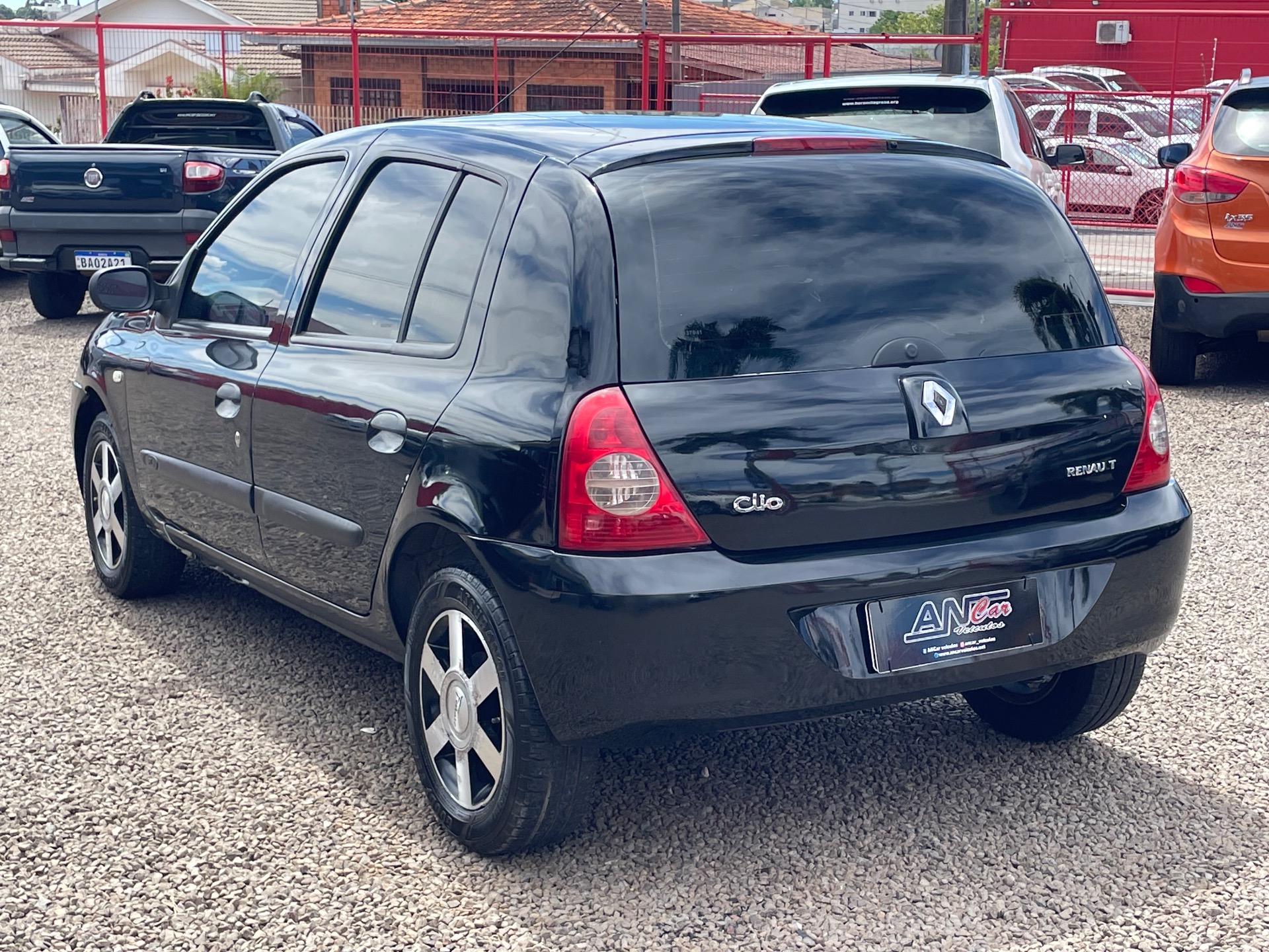 Renault Clio Hi Flex 1.0 16V 5P - foto 4
