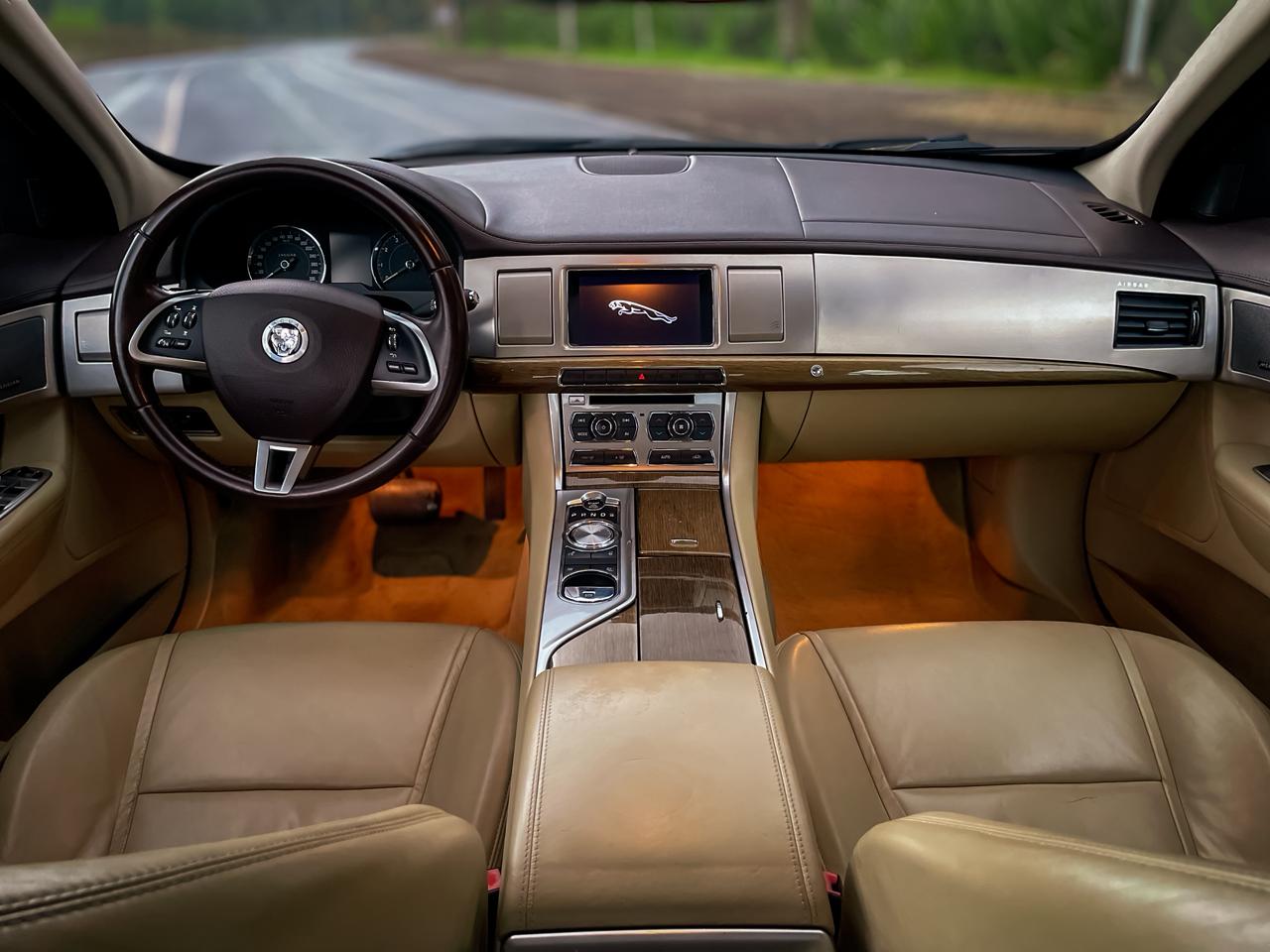 Jaguar XF 2.0 Turbo 16V 240cv Aut. - foto 8