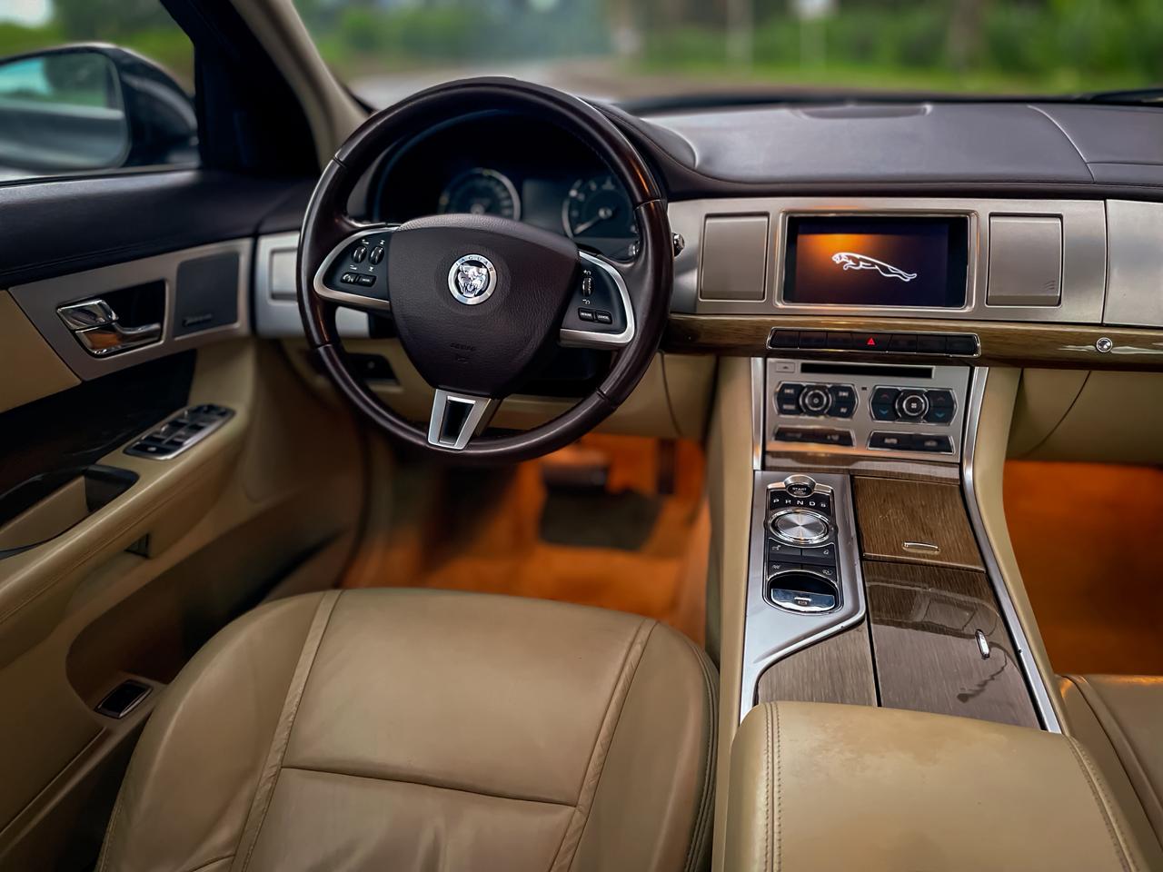 Jaguar XF 2.0 Turbo 16V 240cv Aut. - foto 7