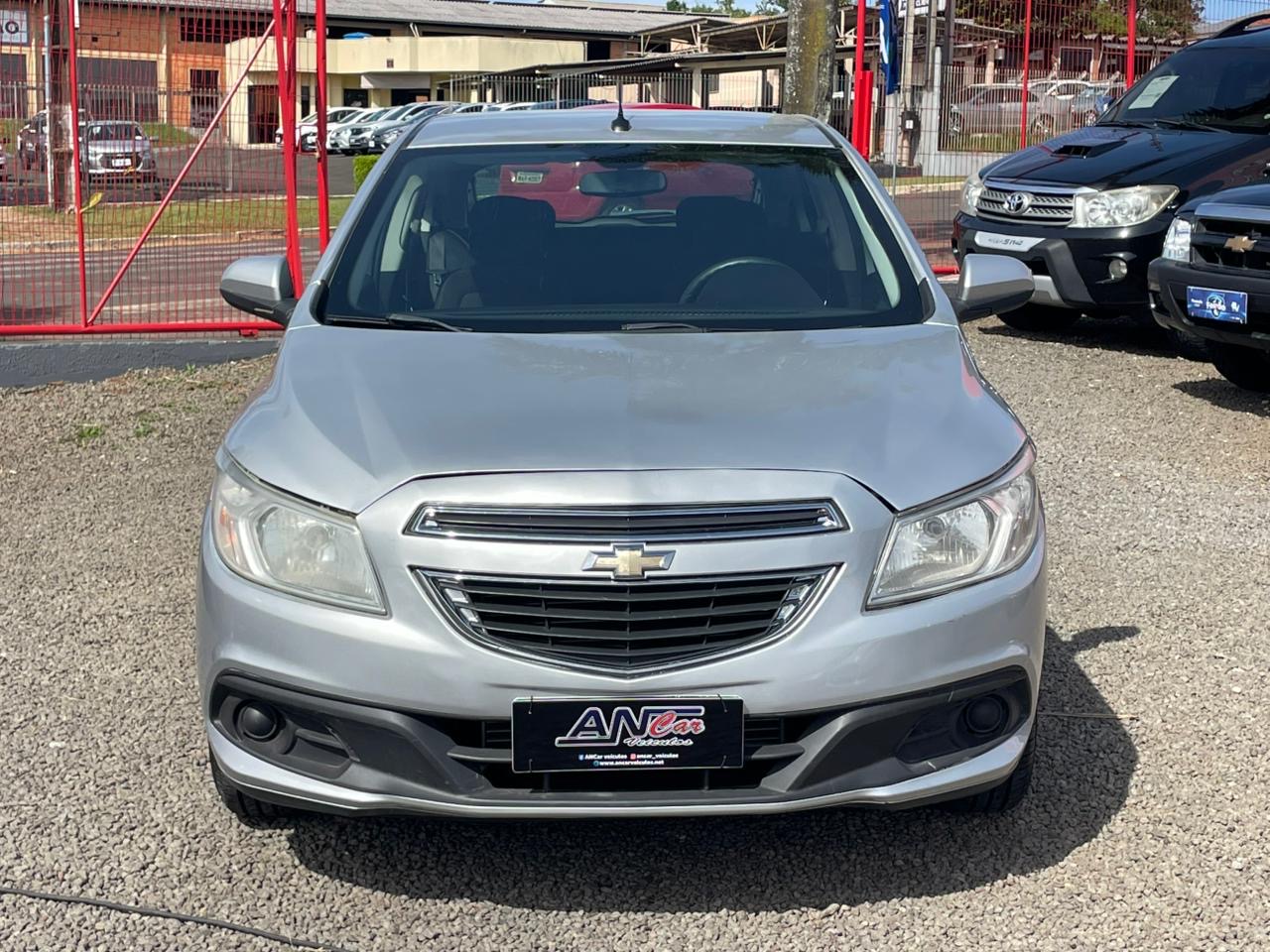 Chevrolet Onix Hatch LT 1.0 8V Flexpower 5P Mec. - foto 2