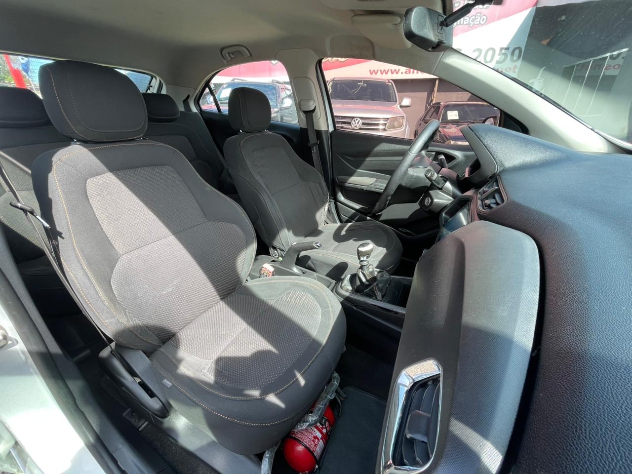 Chevrolet Onix Hatch LT 1.0 8V Flexpower 5P Mec. - foto 8