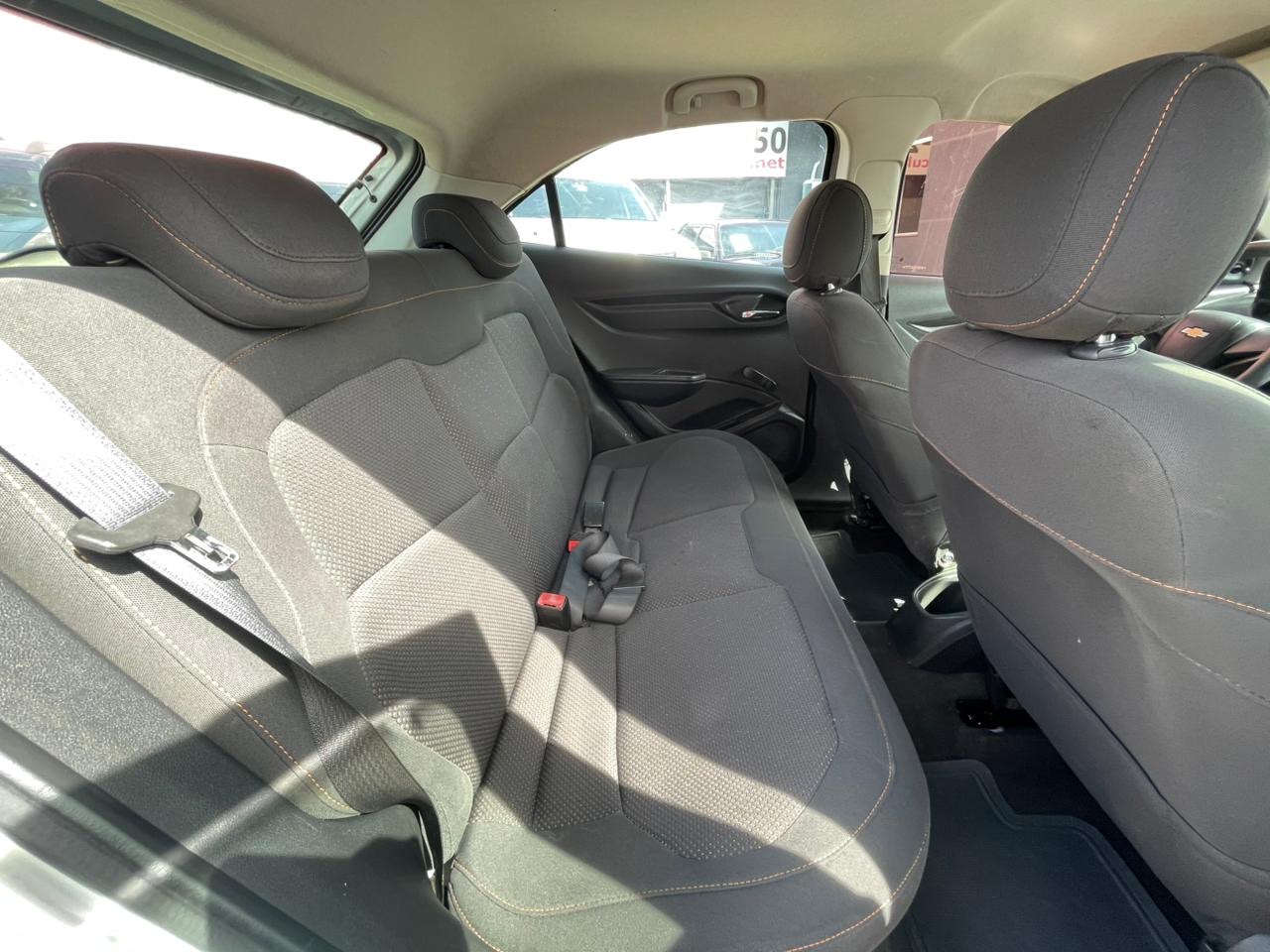 Chevrolet Onix Hatch LT 1.0 8V Flexpower 5P Mec. - foto 9