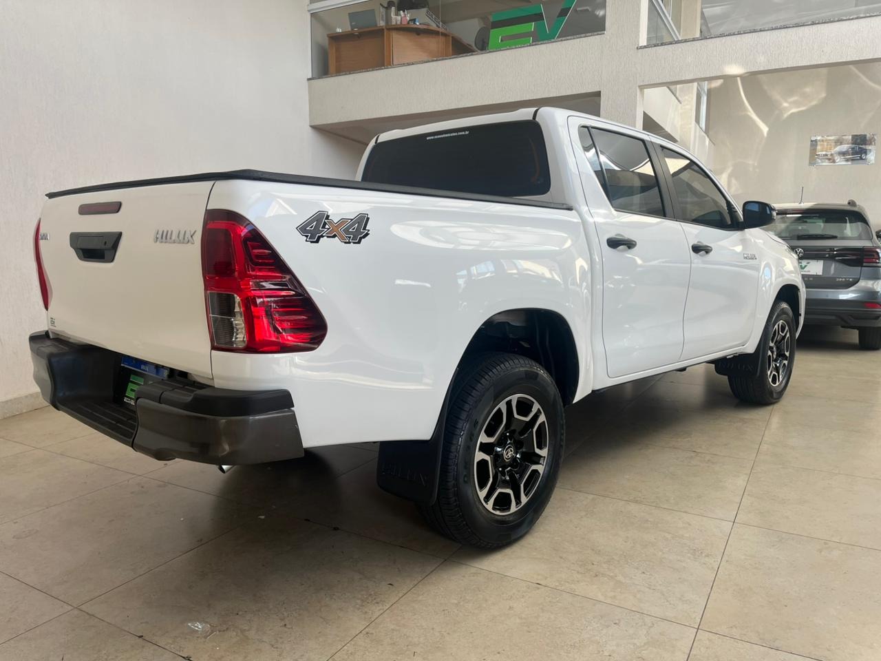 Toyota Hilux Cd 4X4 2.8 Diesel Mec. - foto 4