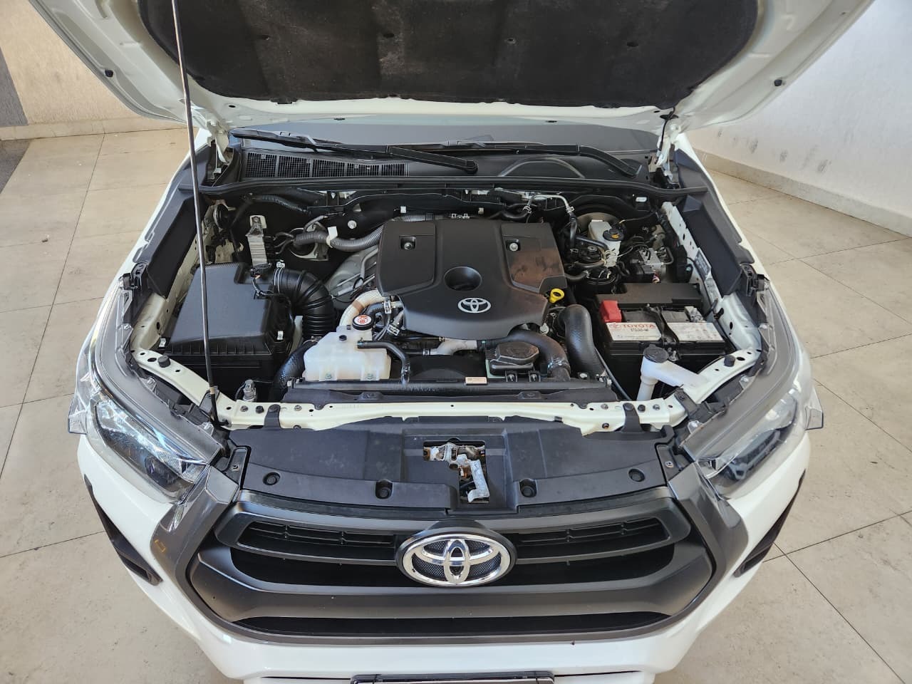 Toyota Hilux Cd 4X4 2.8 Diesel Mec. - foto 8