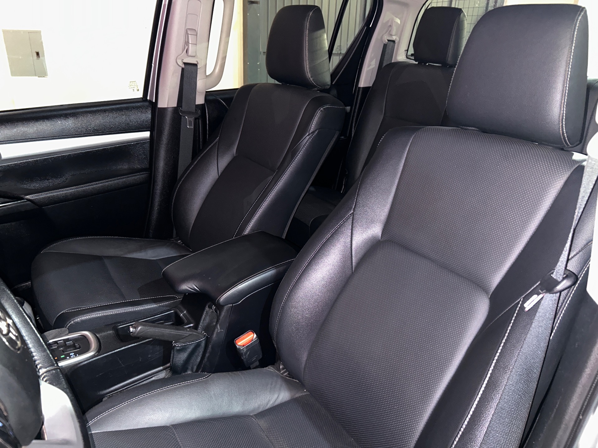 Toyota Hilux Cd Srx 4X4 2.8 TDI 16V Diesel Aut. - foto 7