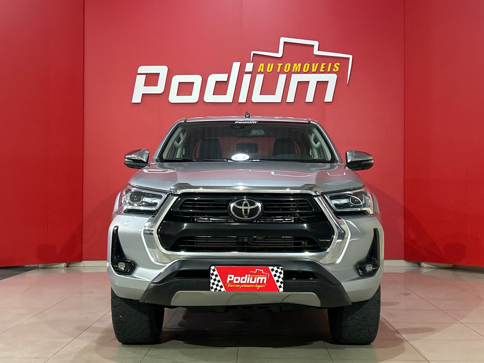 Toyota Hilux Cd Srx 4X4 2.8 TDI 16V Diesel Aut. - foto 2