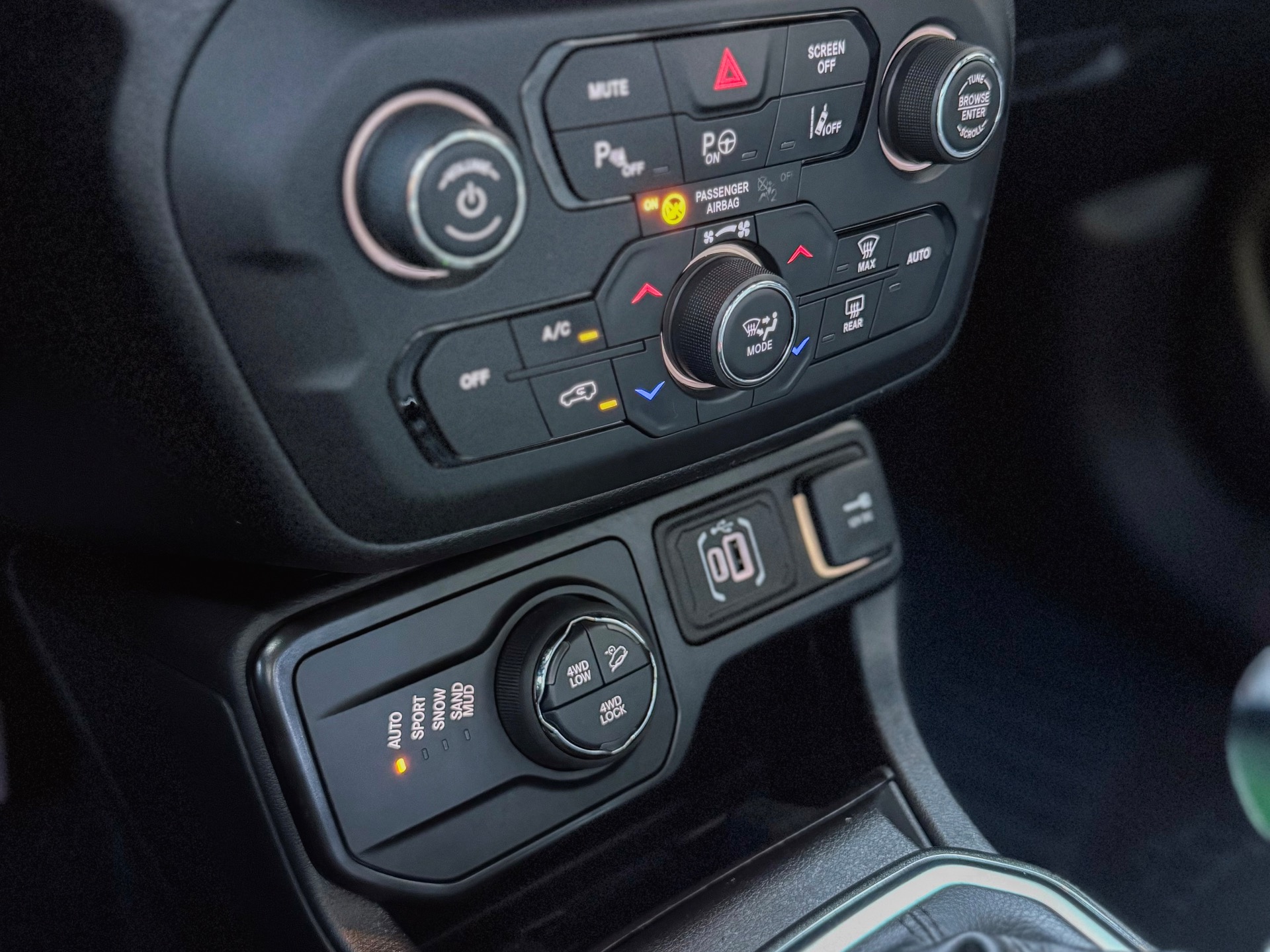 Jeep Renegade S T270 1.3 Tb 4X4 Flex Aut. - foto 10