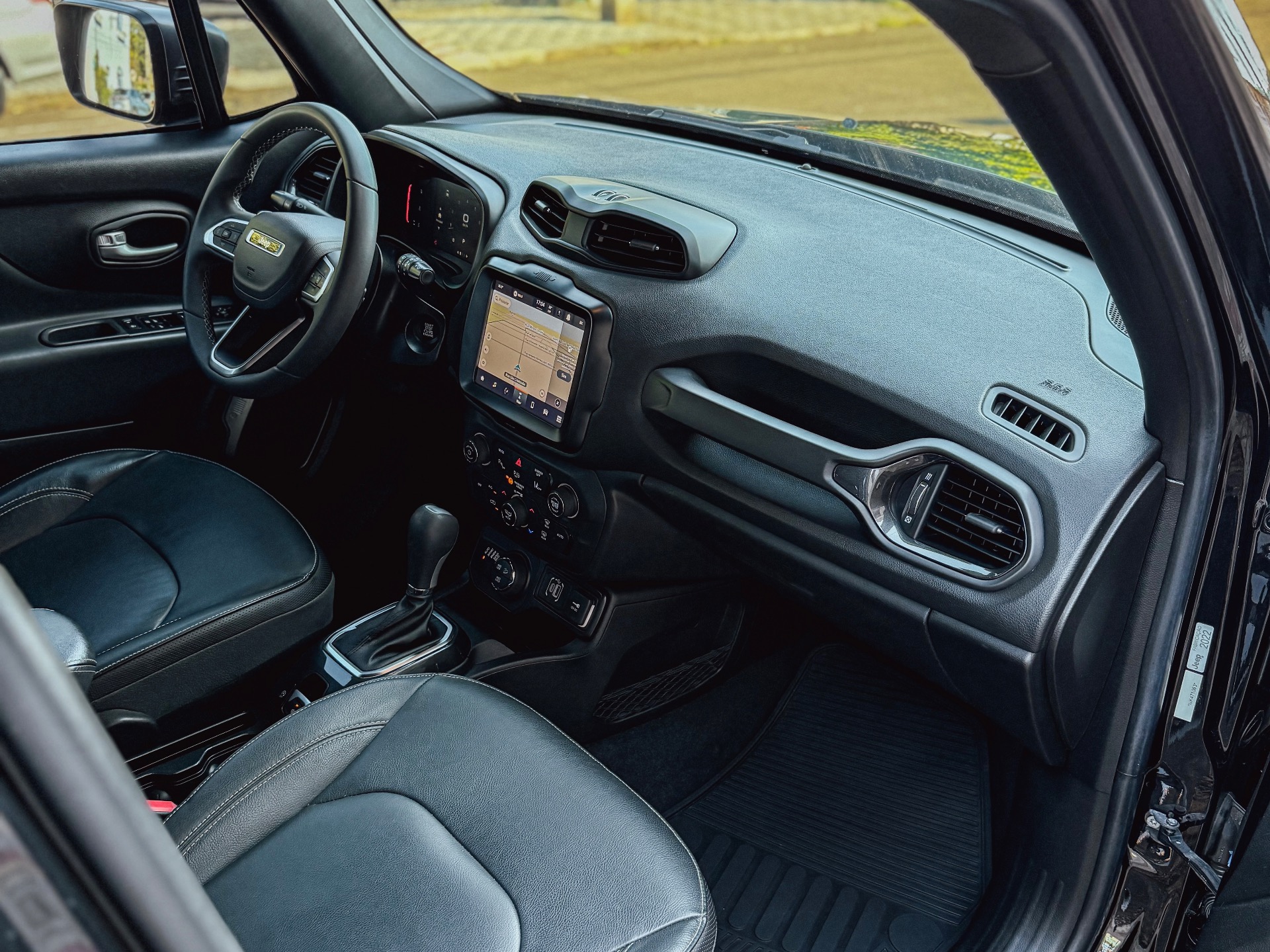 Jeep Renegade S T270 1.3 Tb 4X4 Flex Aut. - foto 8