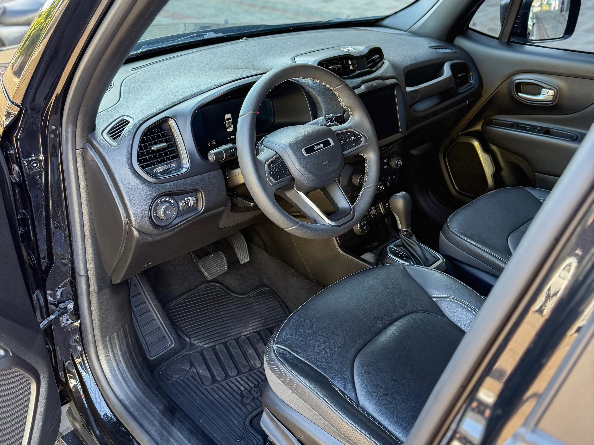 Jeep Renegade S T270 1.3 Tb 4X4 Flex Aut. - foto 5
