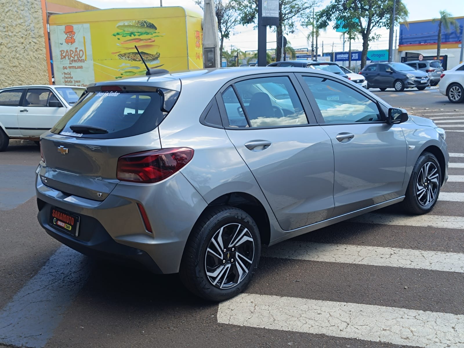 Chevrolet Onix Hatch LT 1.0 12V Flex 5P Mec. - foto 2