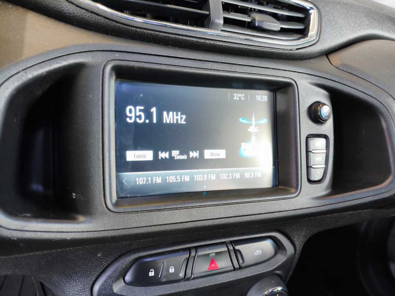 Chevrolet Prisma Sed. LT 1.4 8V Flexpower 4P - foto 8
