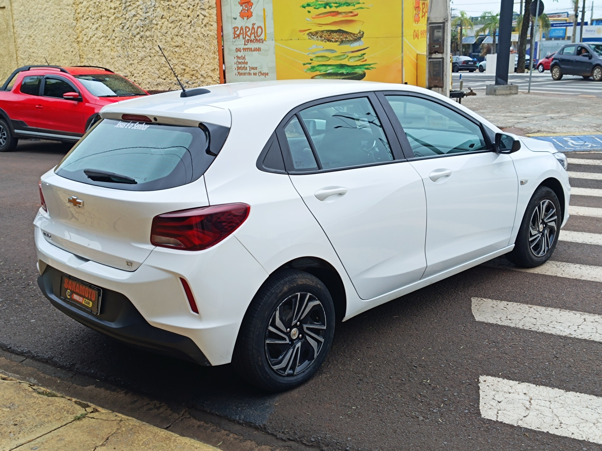 Chevrolet Onix Hatch LT 1.0 12V Flex 5P Mec. - foto 2