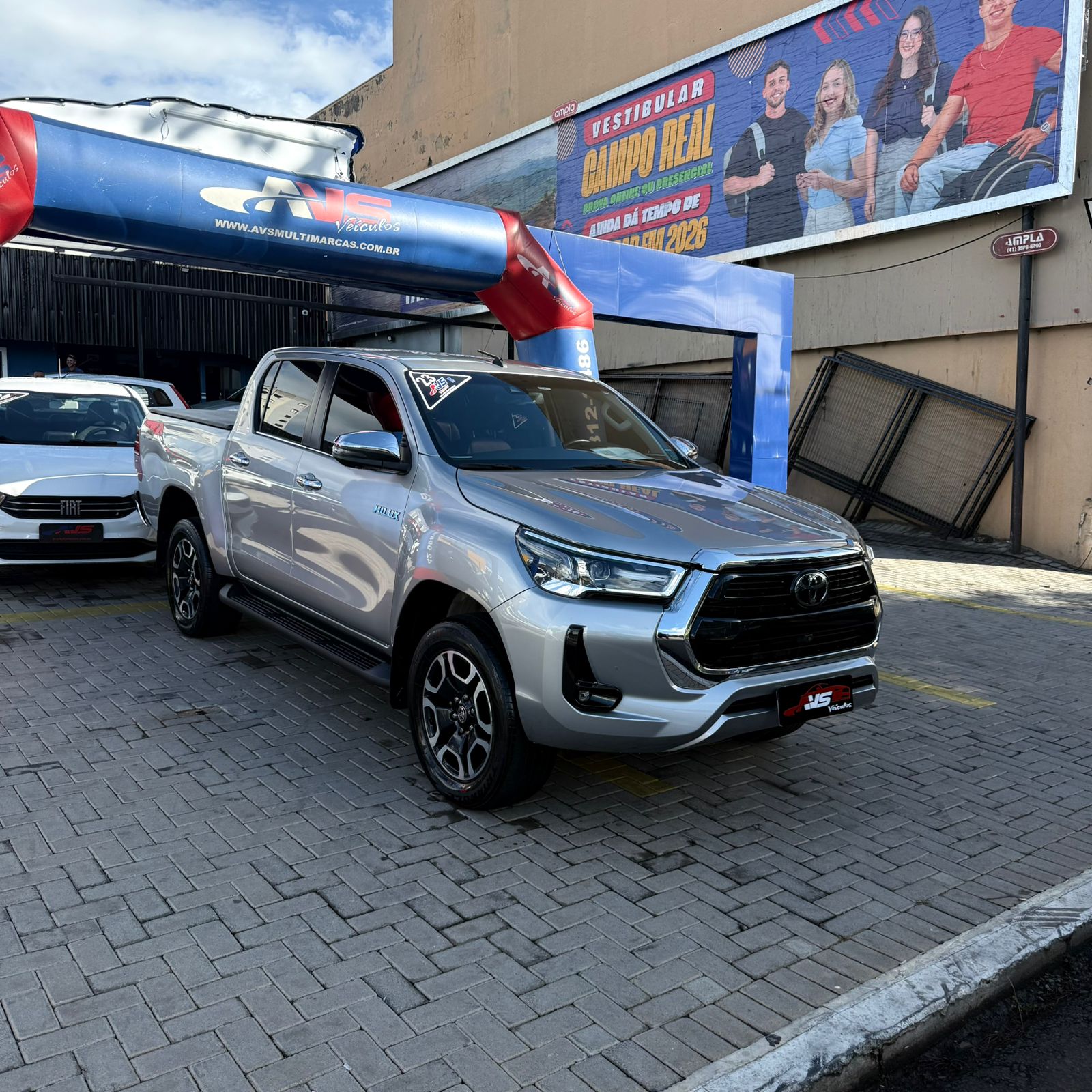 Toyota Hilux Cd Srx 4X4 2.8 TDI 16V Diesel Aut. - foto 2