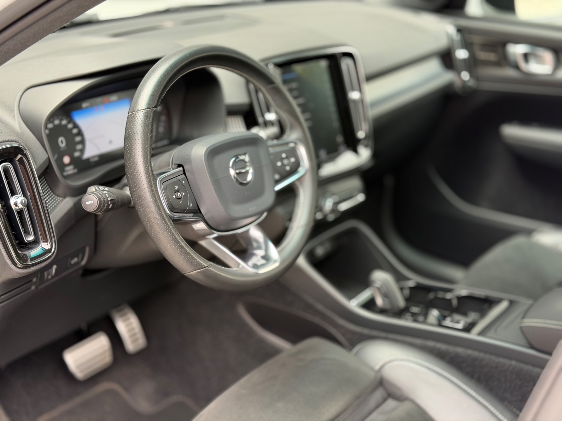 Volvo XC40 4.0 T 5 R Design 2.0 252cv Awd - foto 8