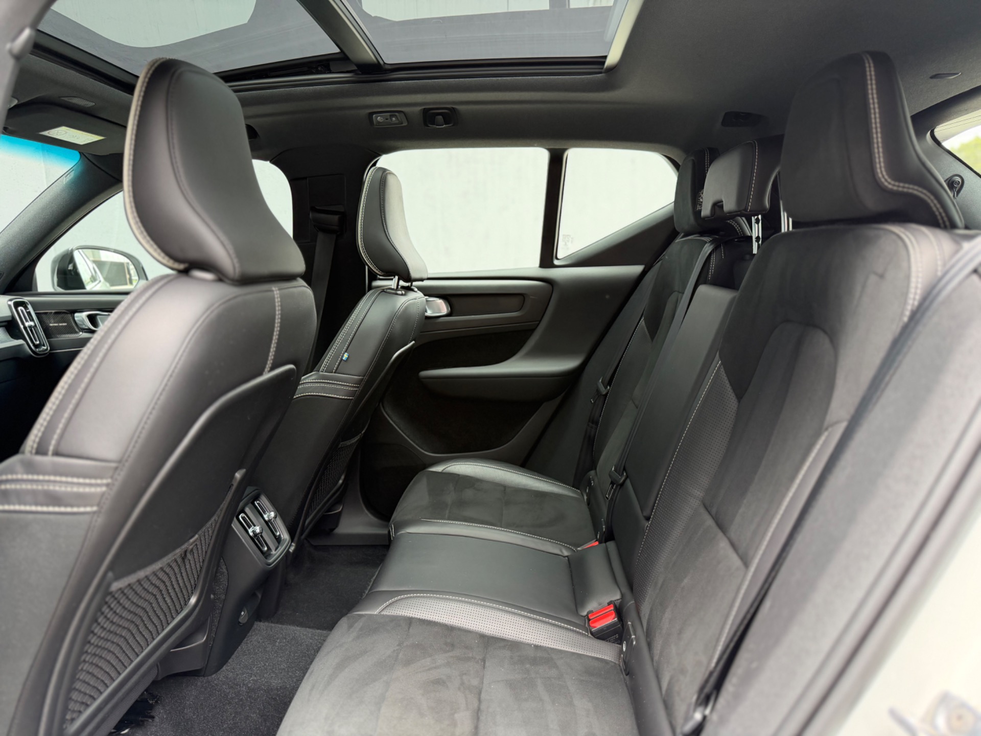 Volvo XC40 4.0 T 5 R Design 2.0 252cv Awd - foto 14
