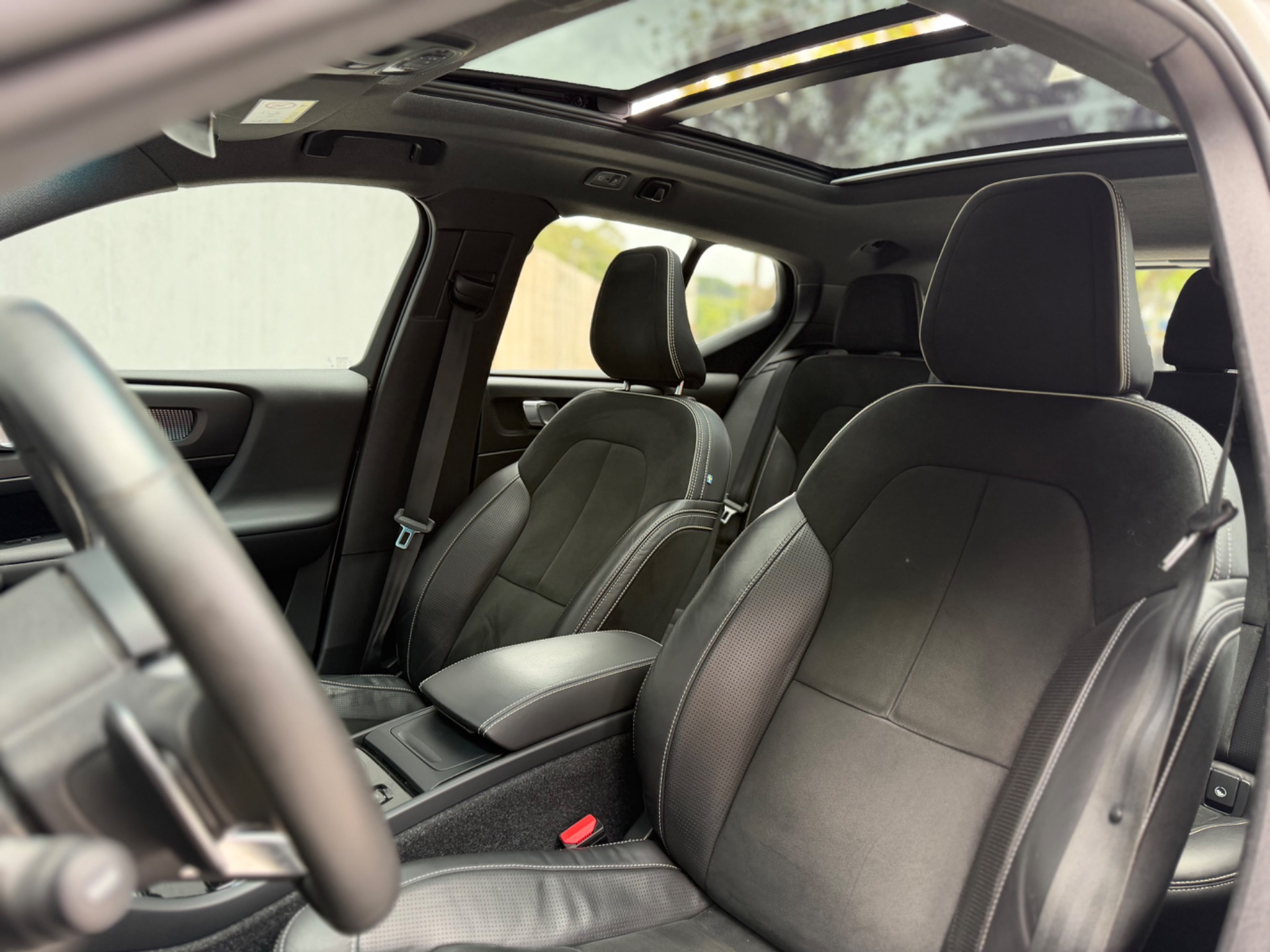 Volvo XC40 4.0 T 5 R Design 2.0 252cv Awd - foto 13