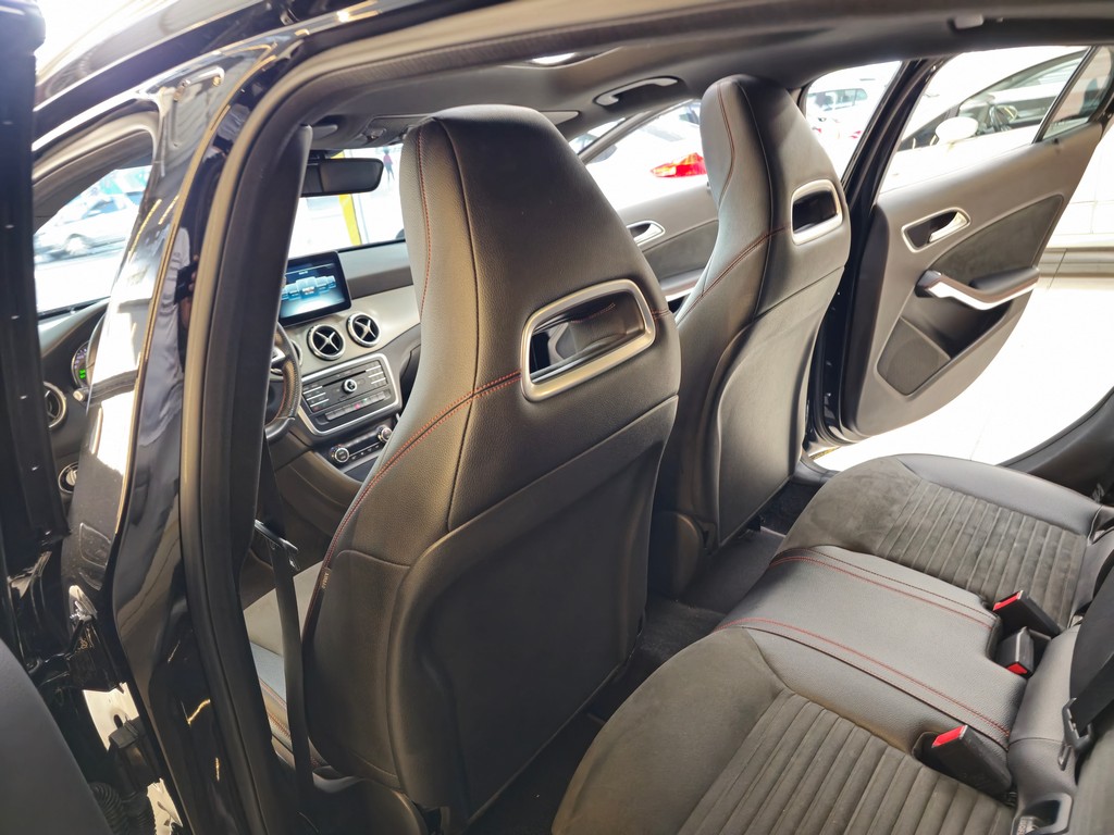 Mercedes-Benz Classe GLA Gla 250 Sport - foto 18