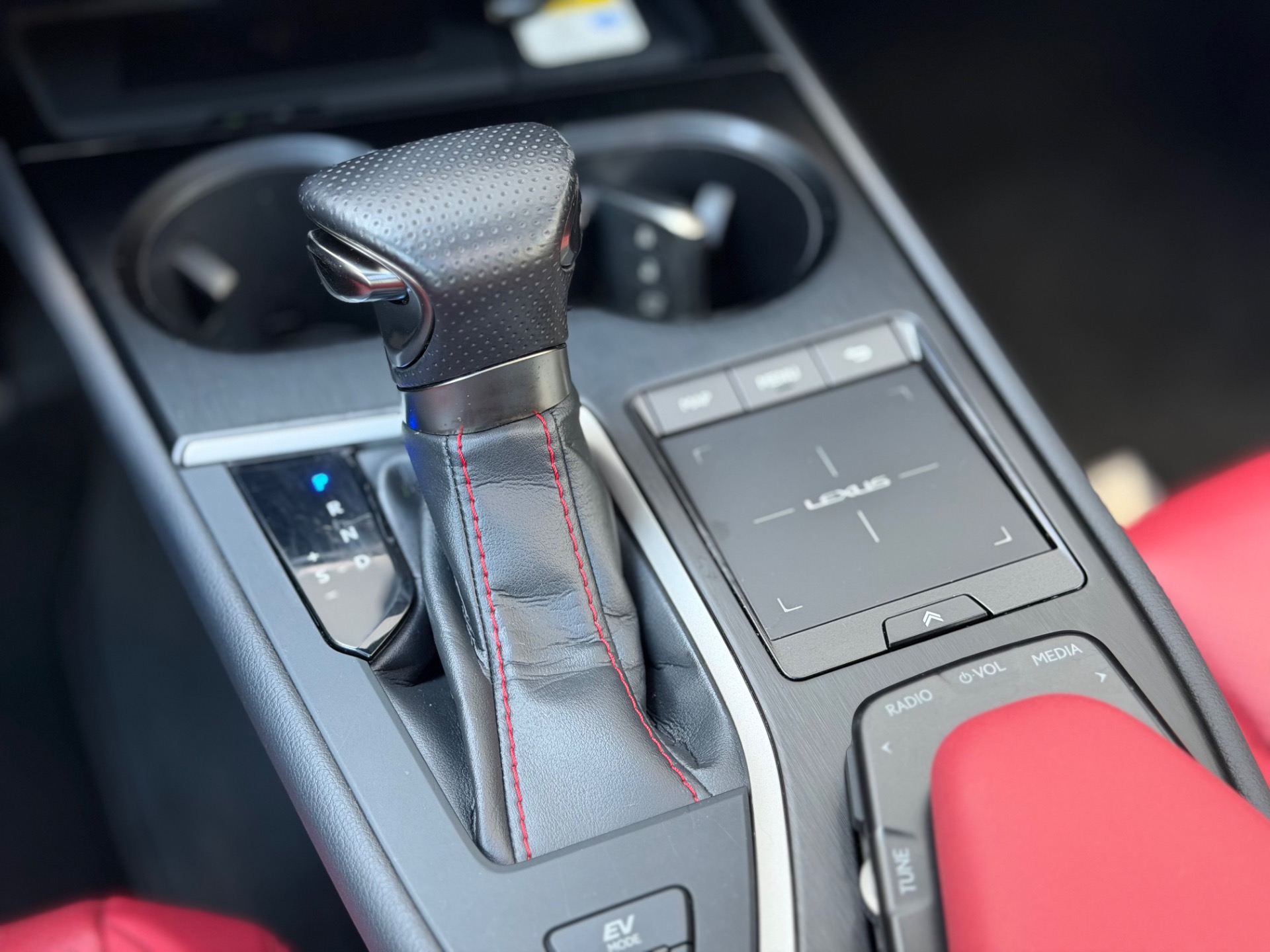 Lexus Ux-250h F Sport 2.0 16V Aut. (híbrido) - foto 10