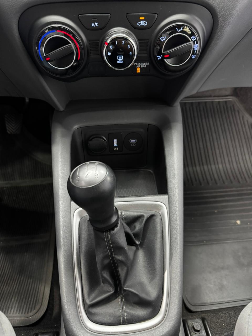 Hyundai HB20S Comfort Plus 1.0 Flex 12V Mec. - foto 12