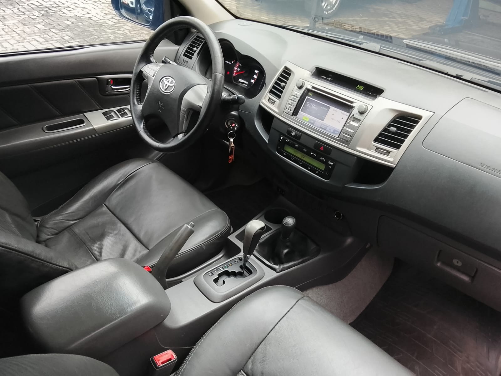 Toyota Hilux Cd Srv D4 D 4X4 3.0 TDI Diesel Automático - foto 9