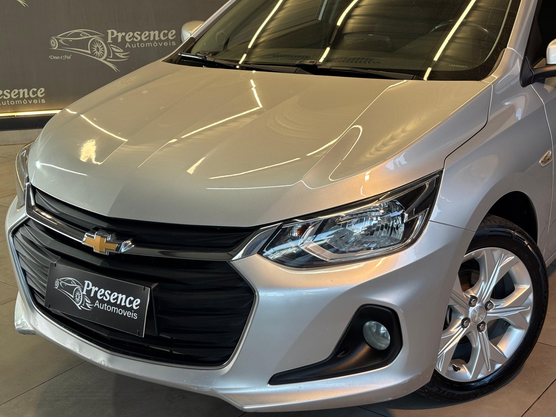 Chevrolet Onix Plus Plus LTZ 1.0 12V Tb Flex Aut. - foto 2