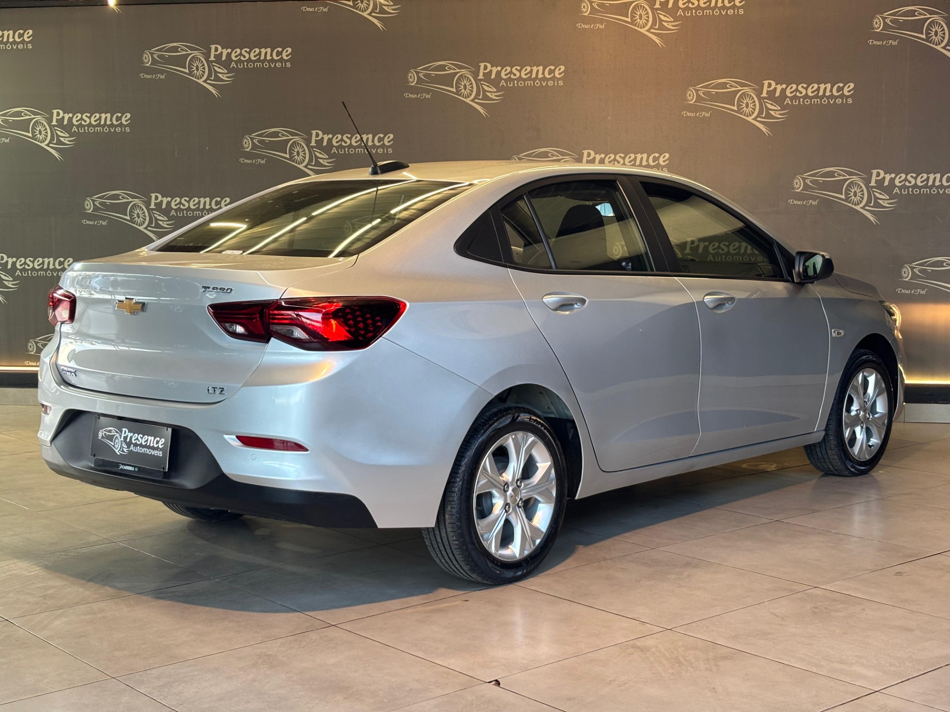 Chevrolet Onix Plus Plus LTZ 1.0 12V Tb Flex Aut. - foto 5