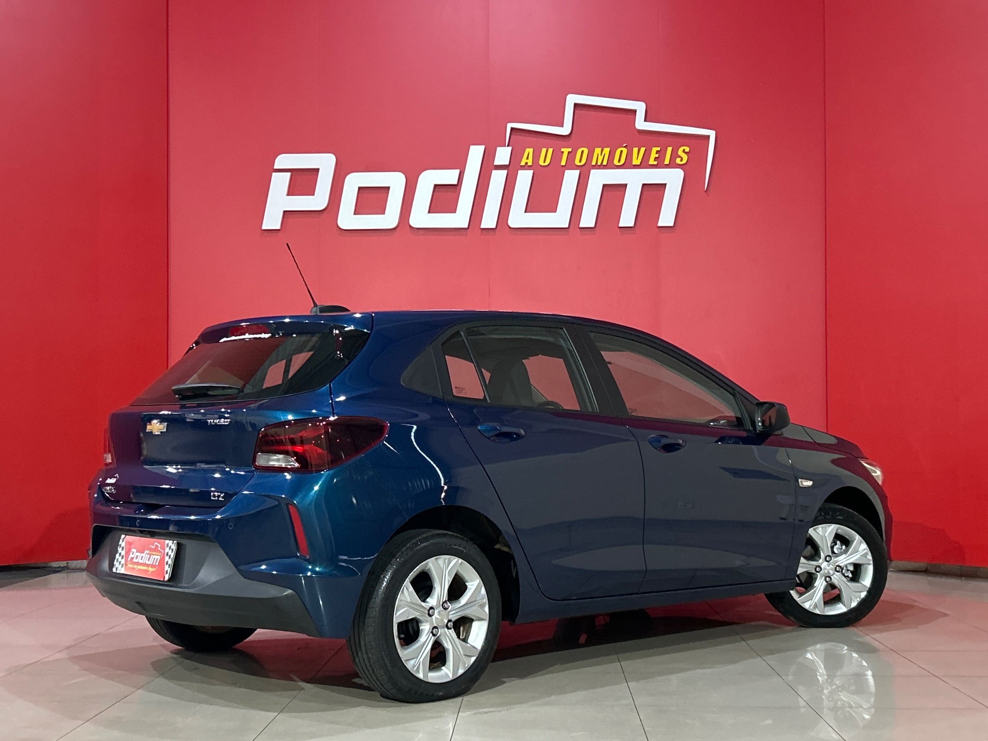 Chevrolet Onix Hatch LTZ 1.0 12V Tb Flex 5P Aut. - foto 3