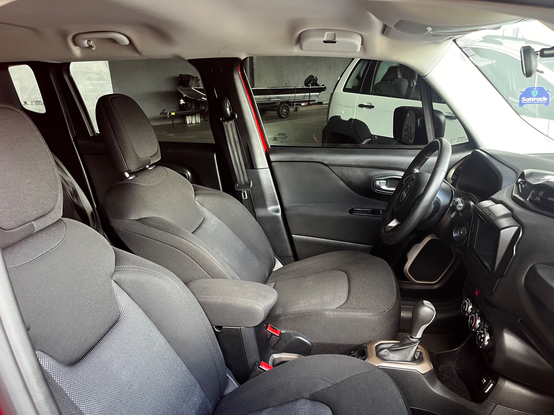 Jeep Renegade 1.8 4X2 Flex 16V Aut. - foto 11