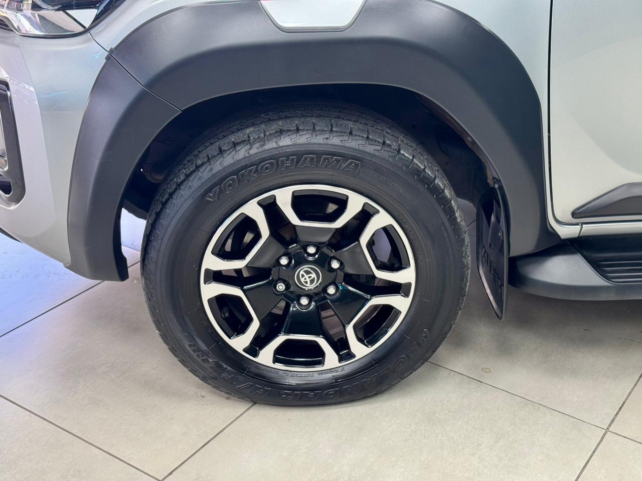 Toyota Hilux Cd Srx 4X4 2.8 TDI 16V Diesel Aut. - foto 4