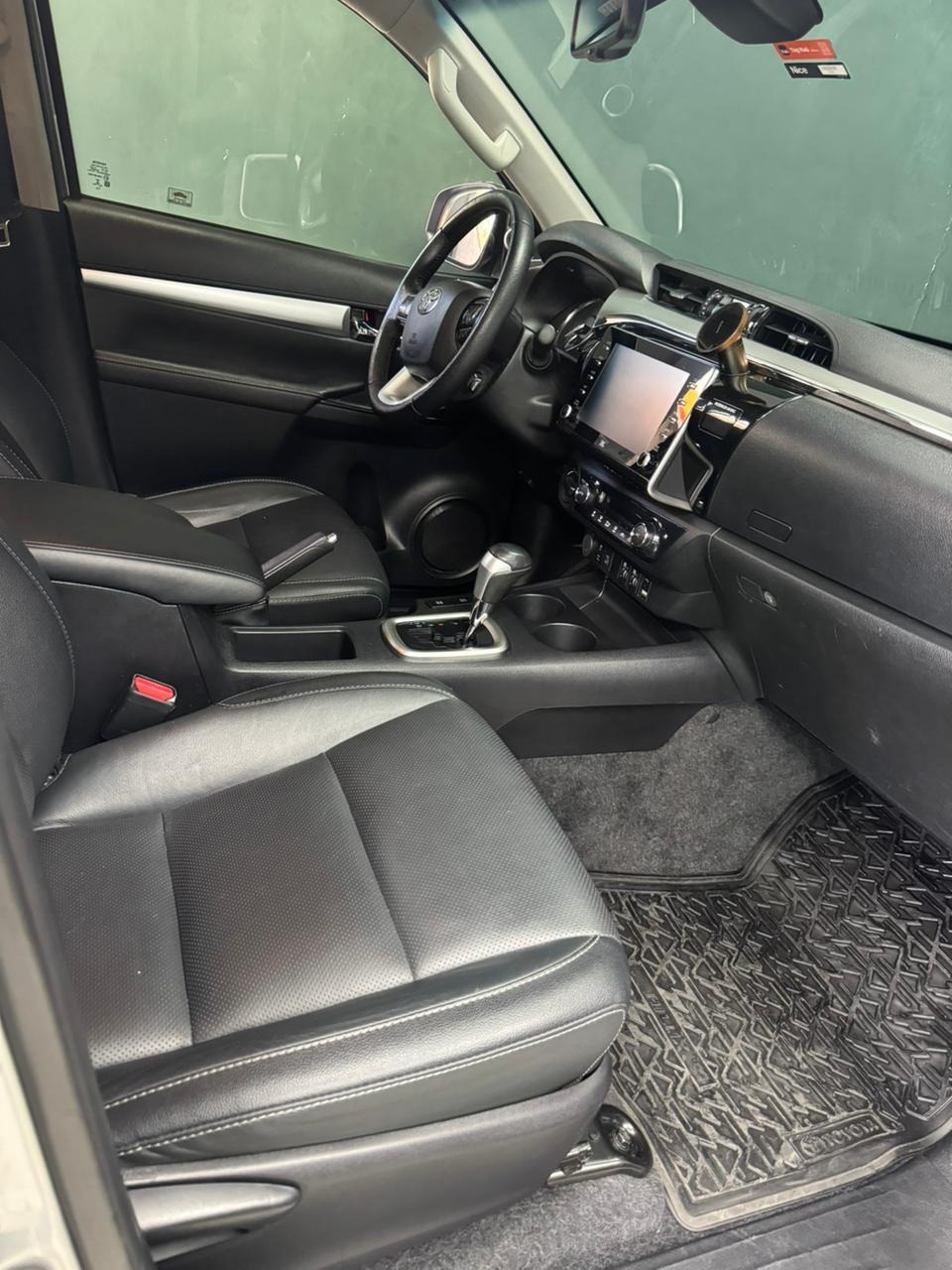 Toyota Hilux Cd Srx 4X4 2.8 TDI 16V Diesel Aut. - foto 16