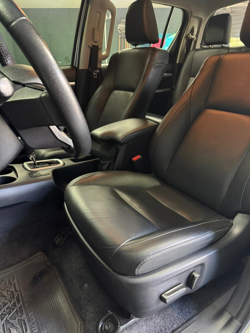 Toyota Hilux Cd Srx 4X4 2.8 TDI 16V Diesel Aut. - foto 10
