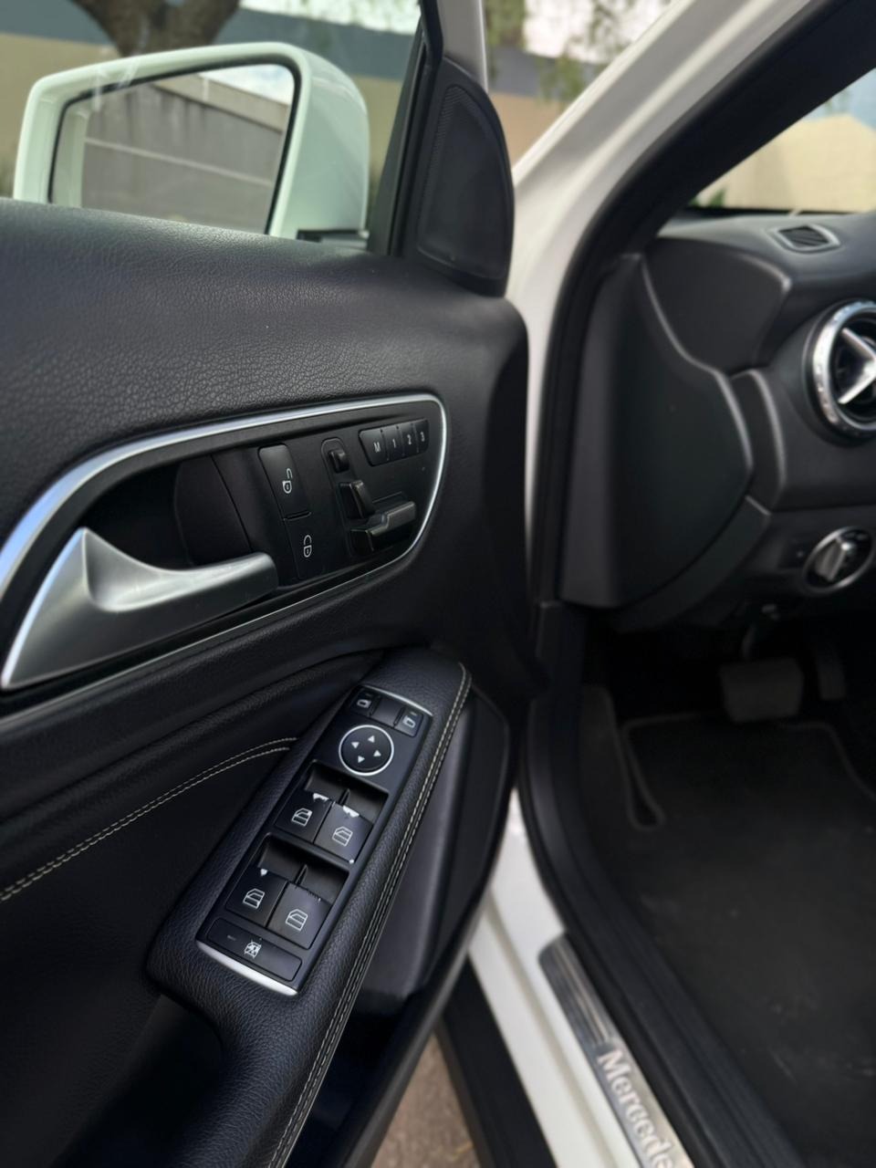 Mercedes-Benz Classe GLA Gla 200 Vision 1.6 1.6 Tb 16V Flex Aut. - foto 12