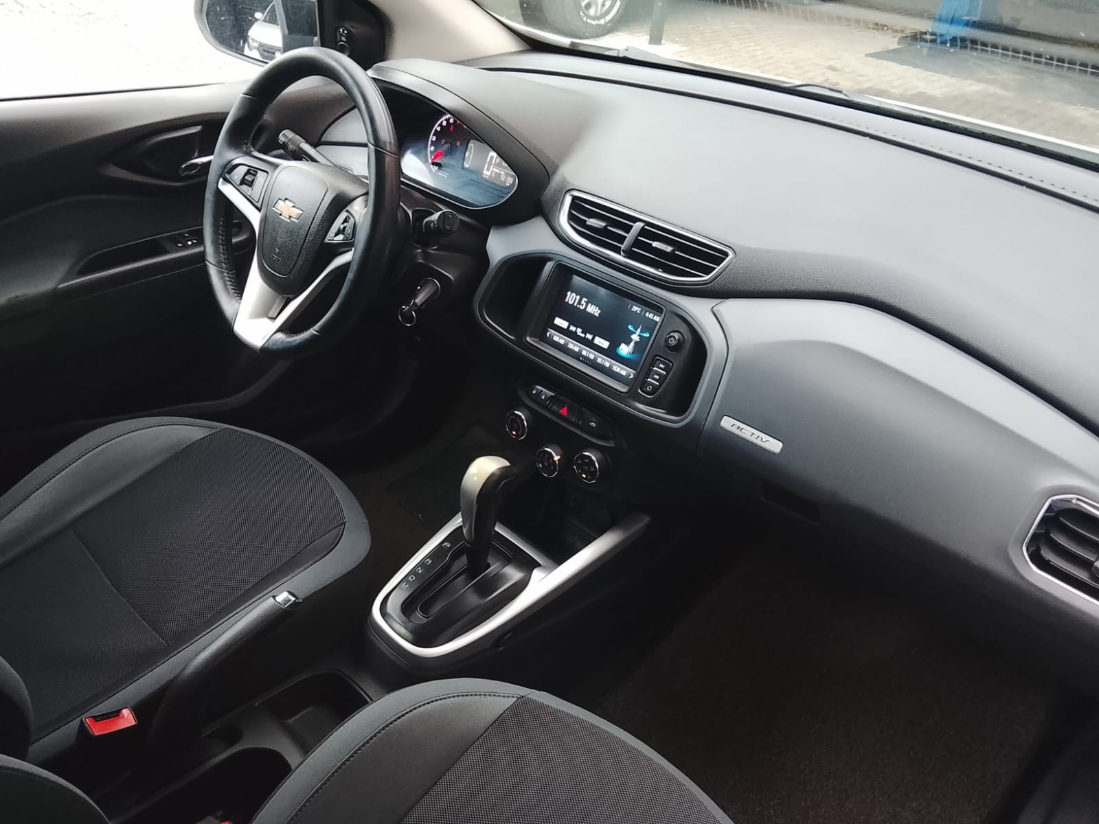 Chevrolet Onix Hatch Activ 1.4 8V Flex 5P Aut. - foto 9
