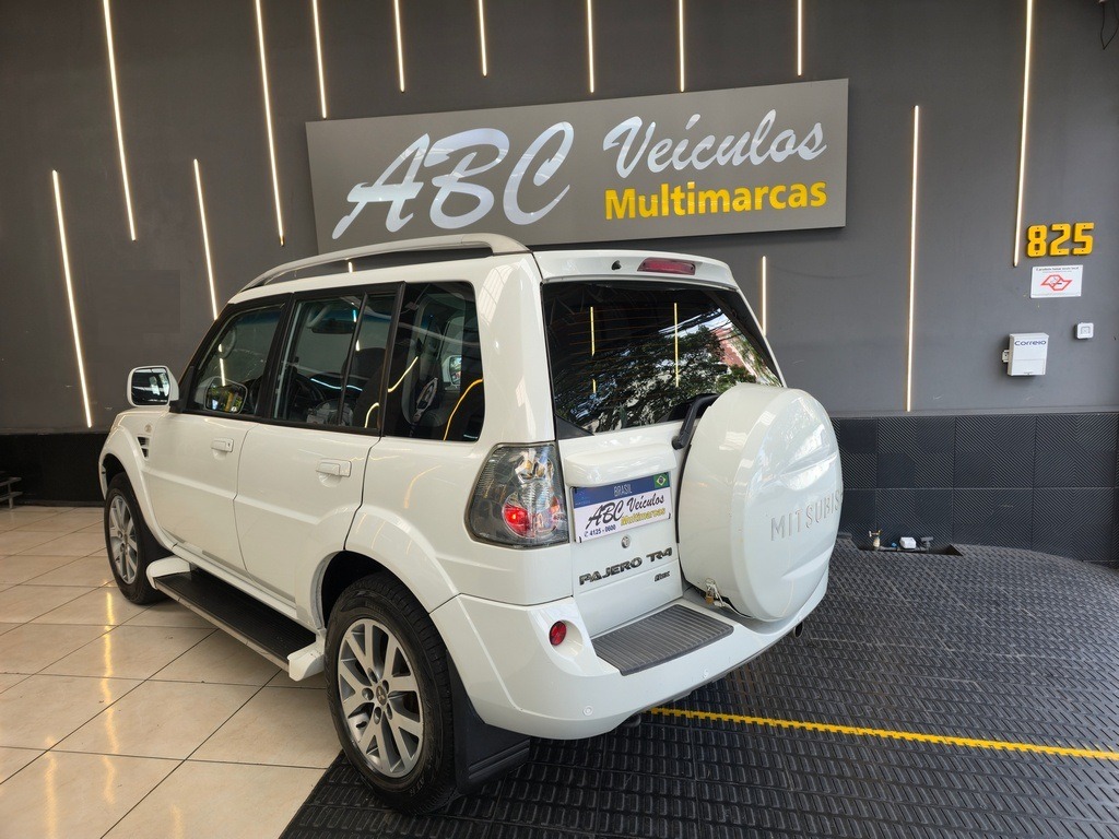 Mitsubishi Pajero Tr4 2.0 Flex 16V 4X2 Aut. - foto 2