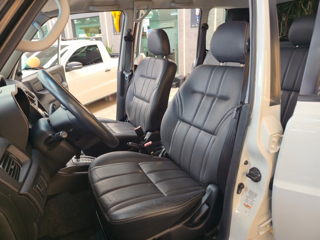 Mitsubishi Pajero Tr4 2.0 Flex 16V 4X2 Aut. - foto 4