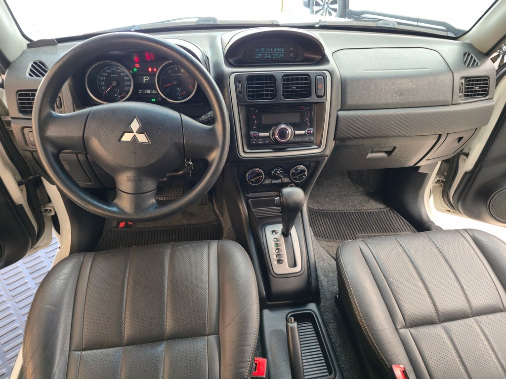 Mitsubishi Pajero Tr4 2.0 Flex 16V 4X2 Aut. - foto 3