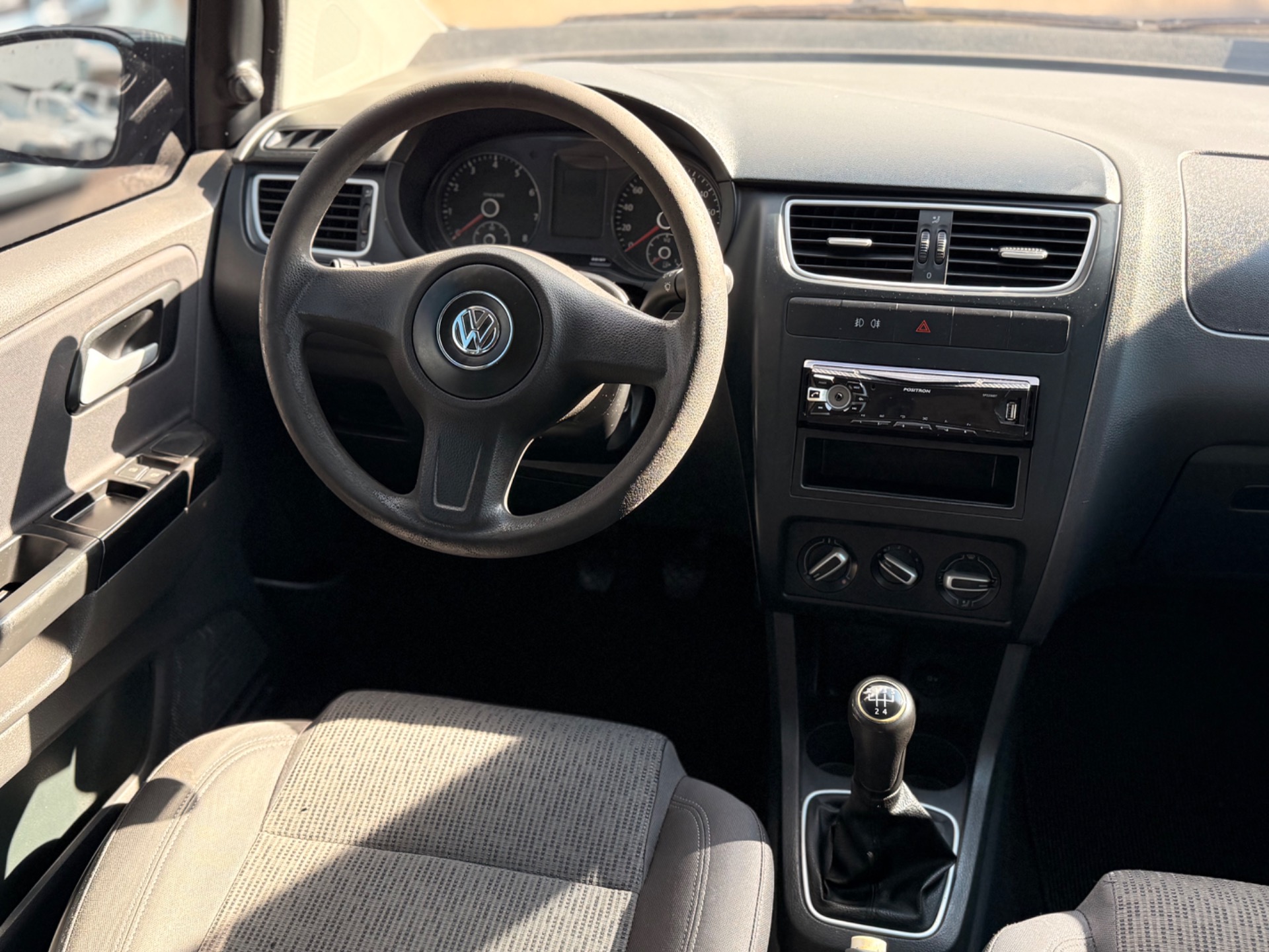 Volkswagen Fox 1.0 Mi Total Flex 8V 3P - foto 8