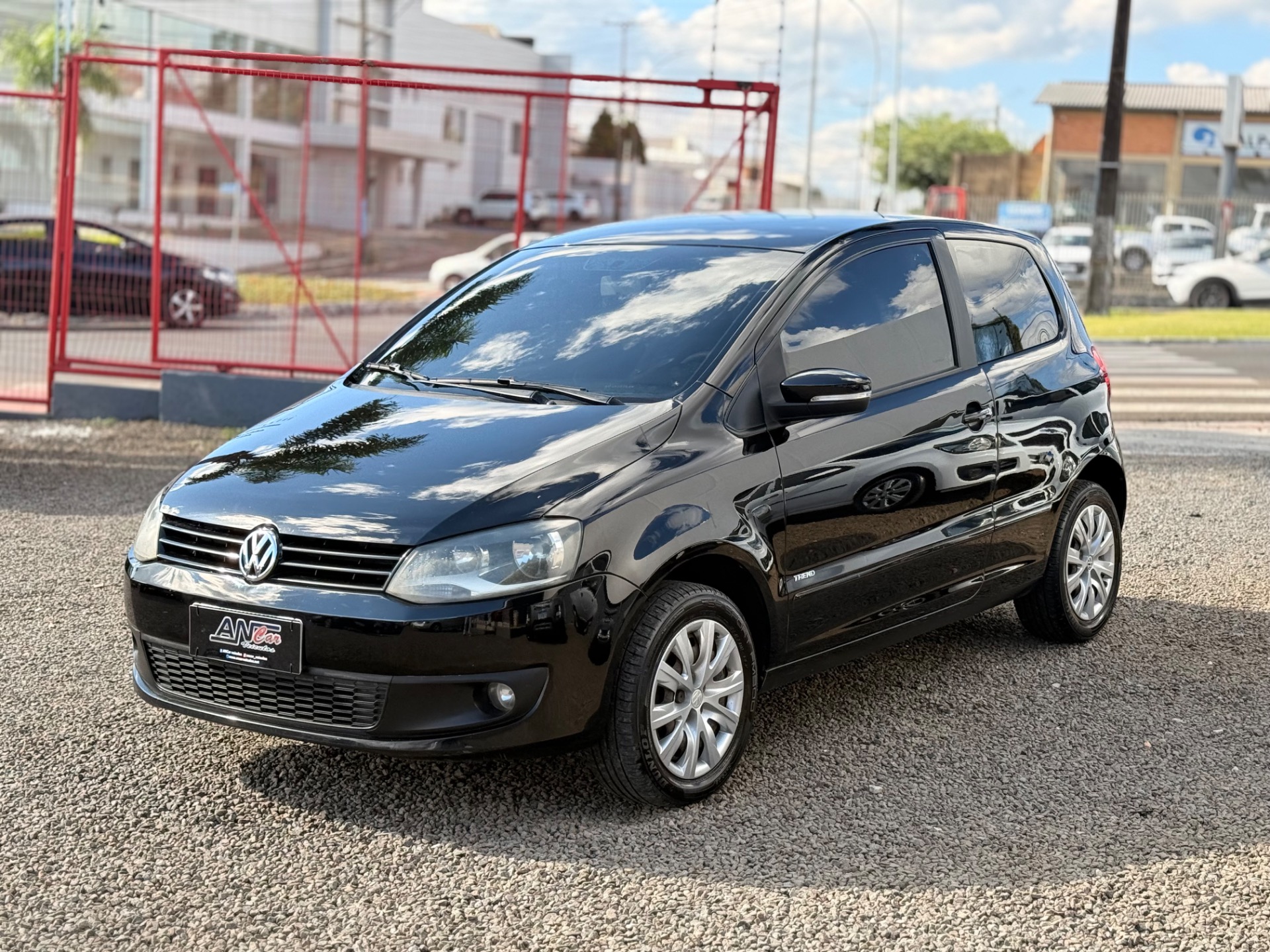 Volkswagen Fox 1.0 Mi Total Flex 8V 3P - foto 3