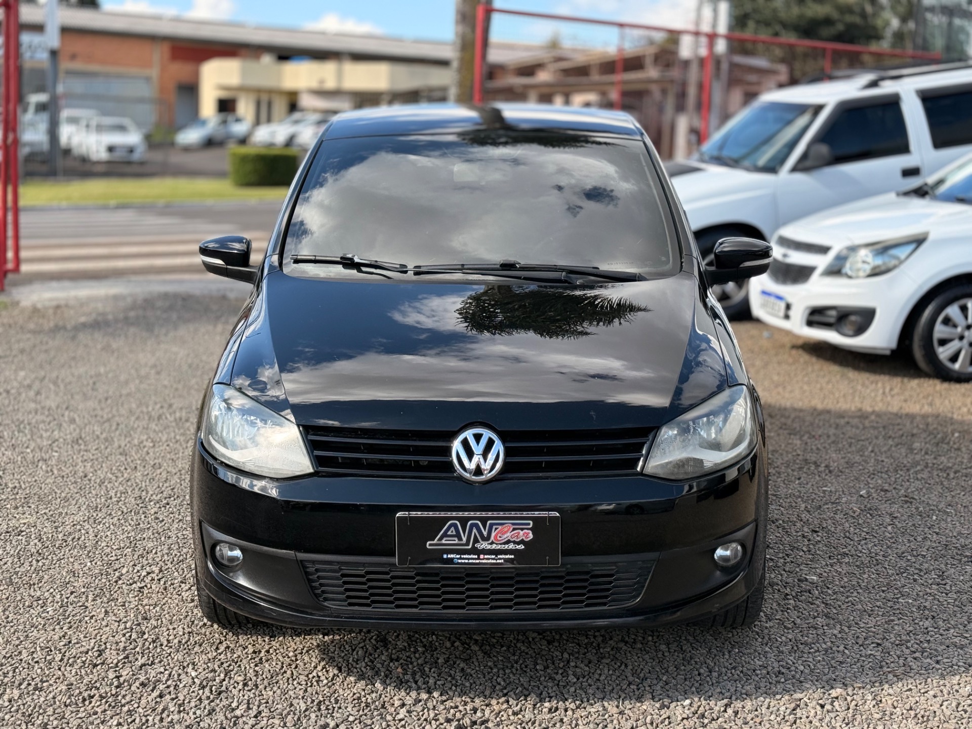 Volkswagen Fox 1.0 Mi Total Flex 8V 3P - foto 2