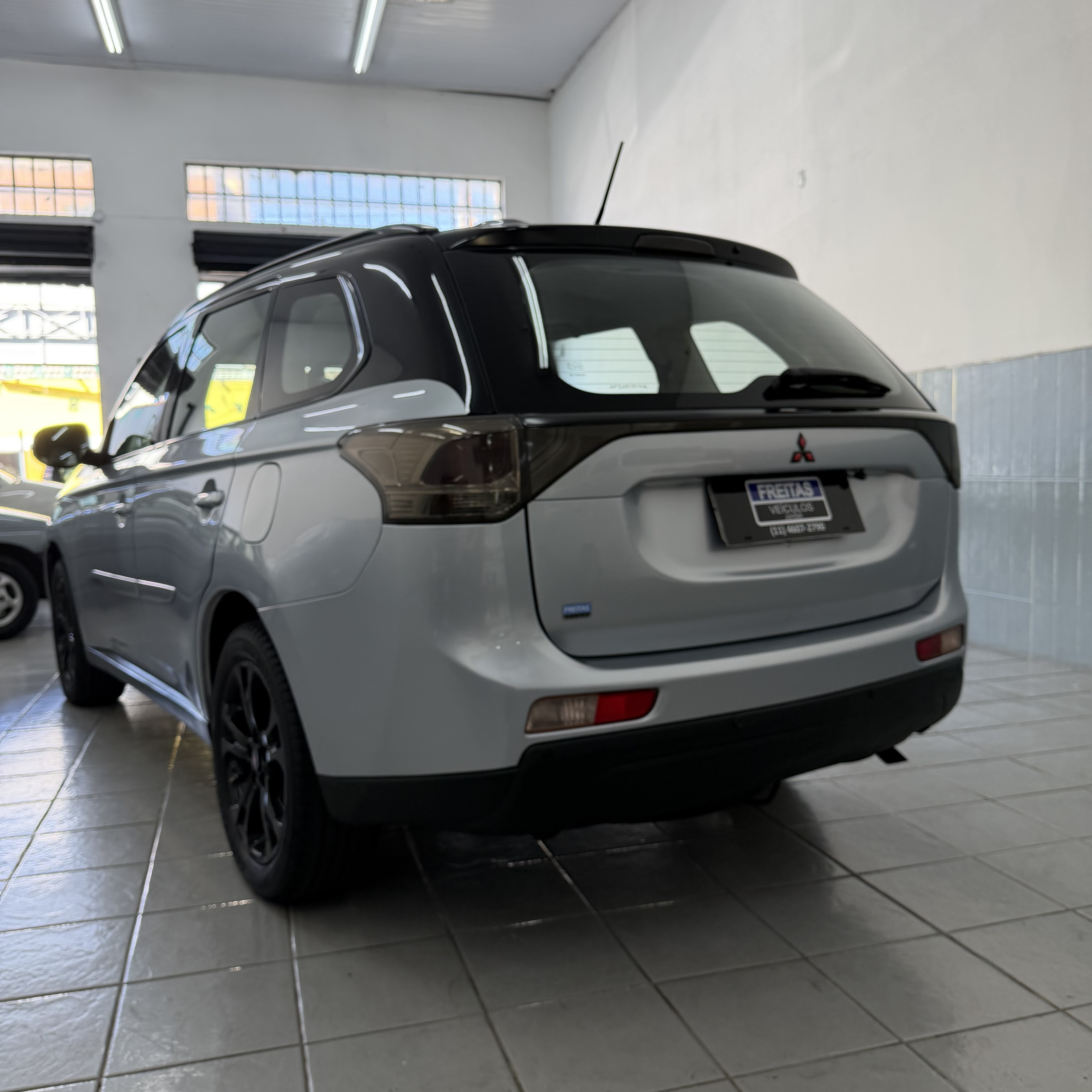 Mitsubishi Outlander 2.0 16V 160cv Aut. - foto 2