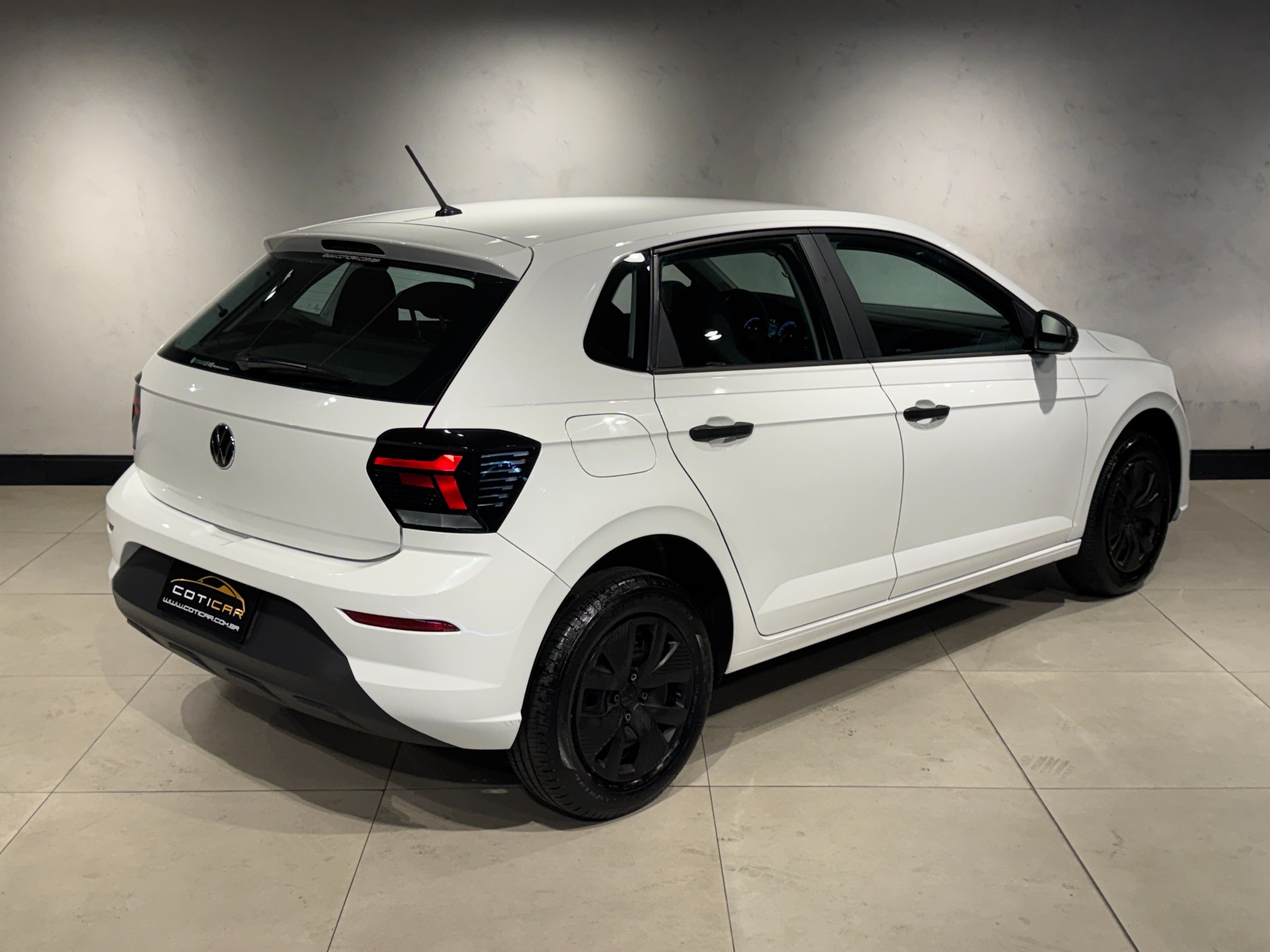 Volkswagen Polo Track 1.0 Flex 12V 5P - foto 4