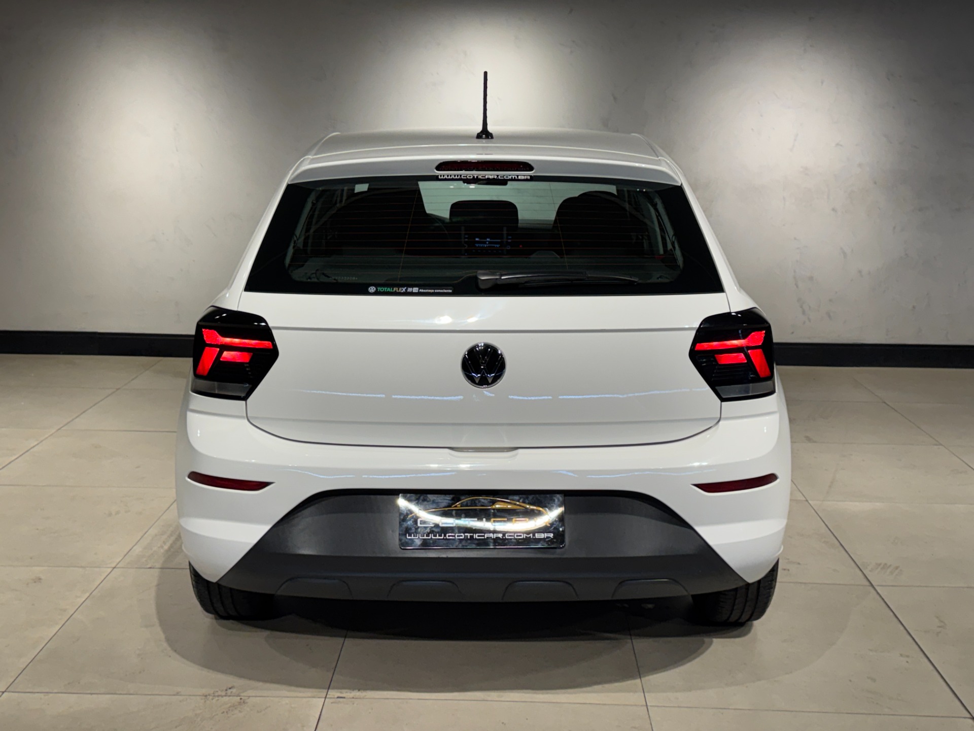 Volkswagen Polo Track 1.0 Flex 12V 5P - foto 5