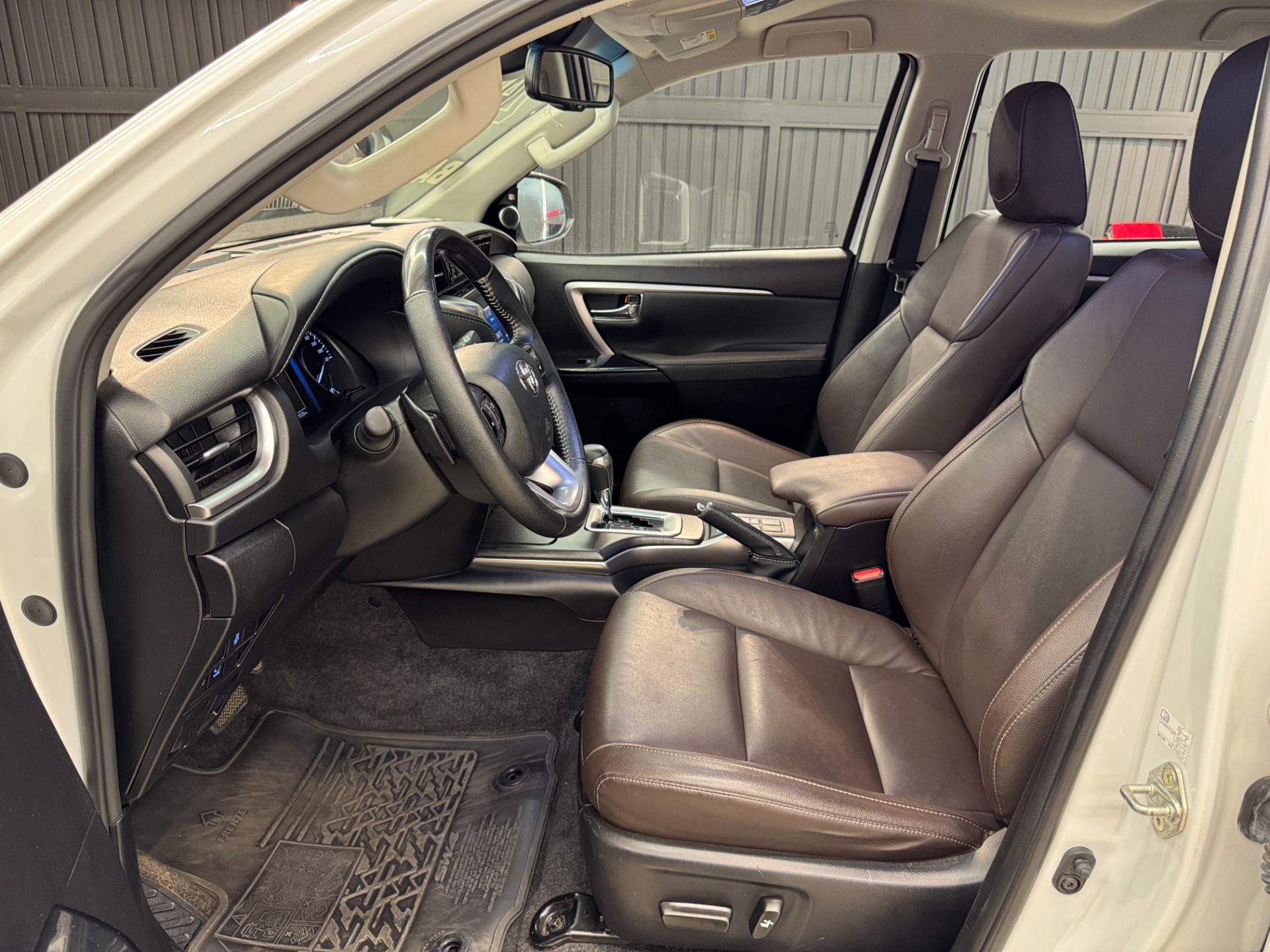 Toyota Hilux Srx 4X4 2.8 TDI 16V Dies. Aut. - foto 15