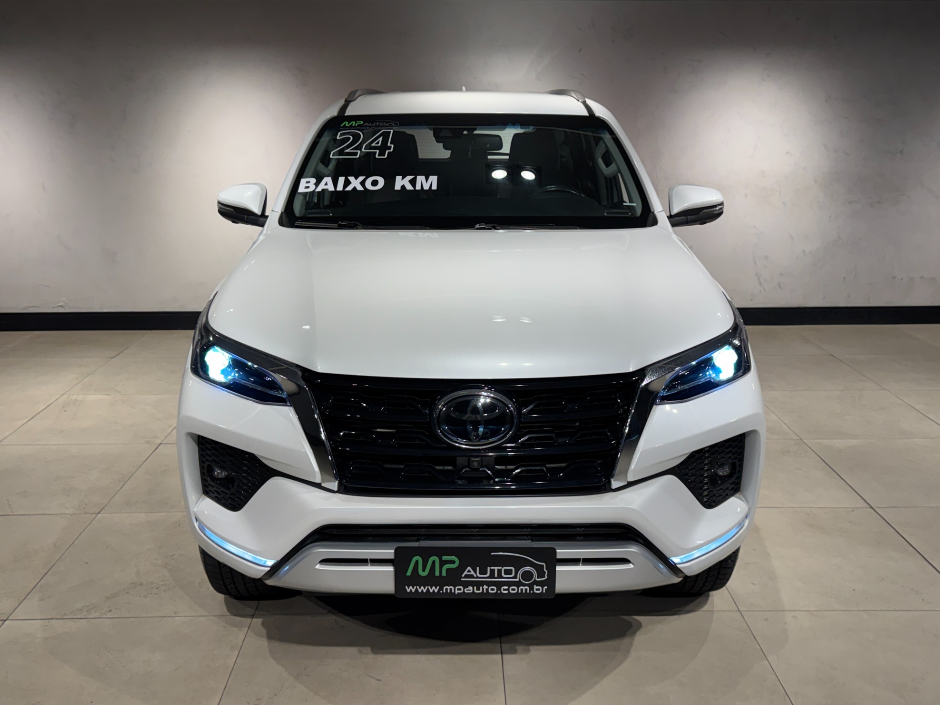 Toyota Hilux Srx 4X4 2.8 TDI 16V Dies. Aut. - foto 2