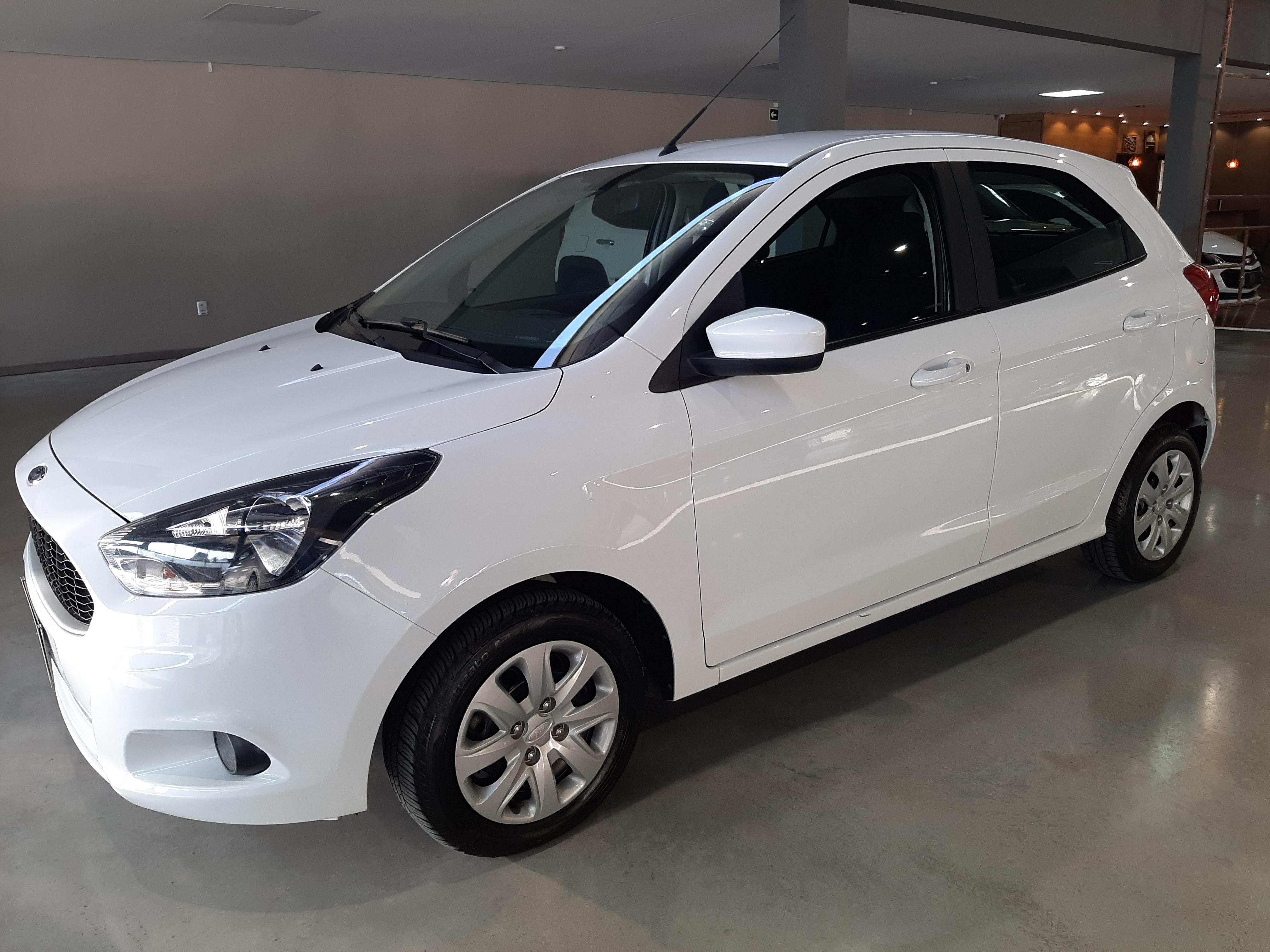 Ford Ka 1.5 16V Flex 5p Flex 4 portas, câmbio Manual em Canoas Dotto Veículos Ford Ka 1.5 16V Flex 5p Flex 4 portas, câmbio Manual em Canoas Dotto Veículos